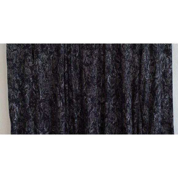 COPY - Simply Vera Wang Blouse Large Black Grey Snake Print Lace Trim 3/4" Slee… - Picture 3 of 10